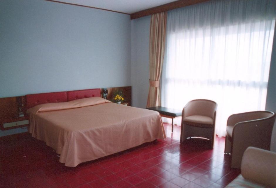 Park Hotel Baia Domizia Habitación foto